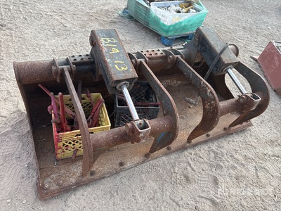Bobcat 74 in Skid Steer Grapple - Fits Bobcat GRPL74INDLBKT