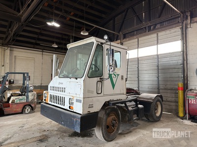 1999 Ottawa 30 4x2 Tracteur de manœuvre