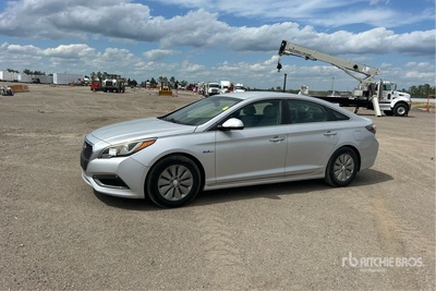 2016 Hyundai Sonata SE Hybrid Automobile