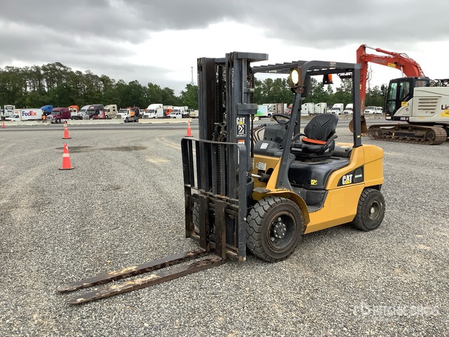 2019 Cat DP30 Pneumatic Tire Forklift