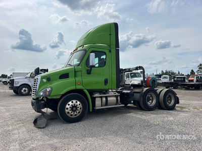 2019 Freightliner Cascadia 113 6x4 Cabeza Tractora Cabina Corta (Inoperable)