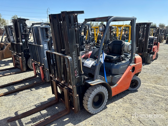 2019 Toyota 8FGU25 4500 lb Pneumatic Tire Forklift