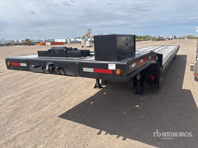 2001 Talbert 48 ft T/A Sliding Axle Trailer