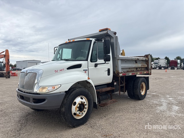 2009 International 4300 4x2 S/A Dump Truck