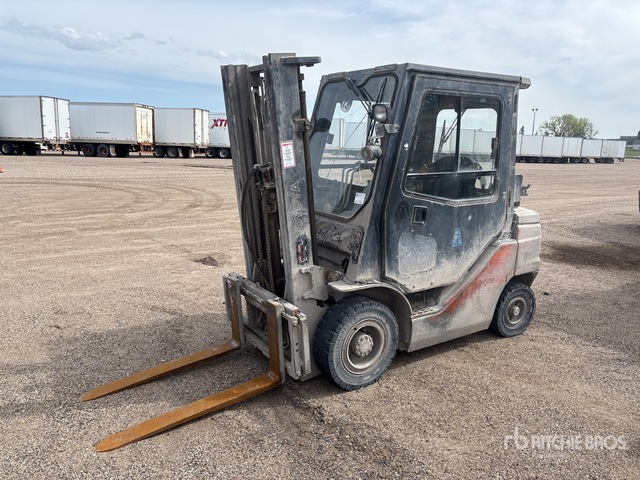2020 Toyota 8FGU25 4900 lb Pneumatic Tire Forklift (Inoperable)