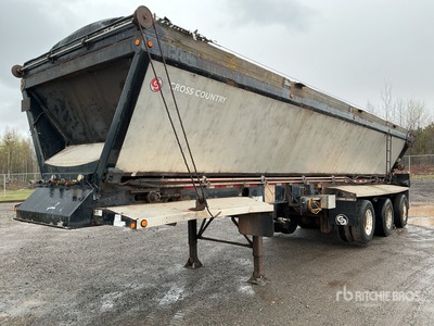 2010 Cross Country Tri/A Live Bottom Trailer