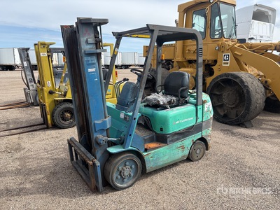 Mitsubishi FG25K 5000 lb Pneumatic Tire Forklift