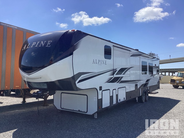 2021 Keystone Alpine 45 ft T/A Travel Trailer