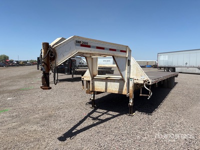 2002 PJ Trailers 32 ft T/A Gooseneck Equipment Trailer