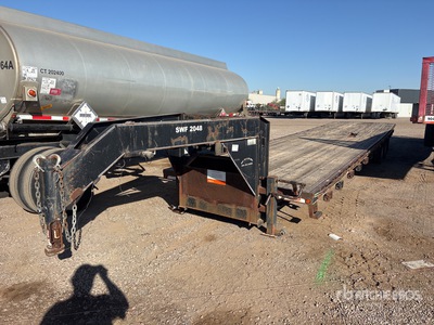 2004 May 40 ft T/A Gooseneck Equipment Trailer