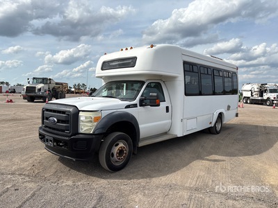 2013 Ford F-550 4x2 24-Seat Crew Carrier Bus