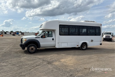 2013 Ford F-550 4x2 24-Seat Bus