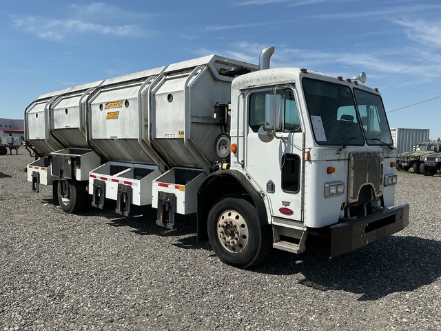 2011 Peterbilt 320 Recycling Truck