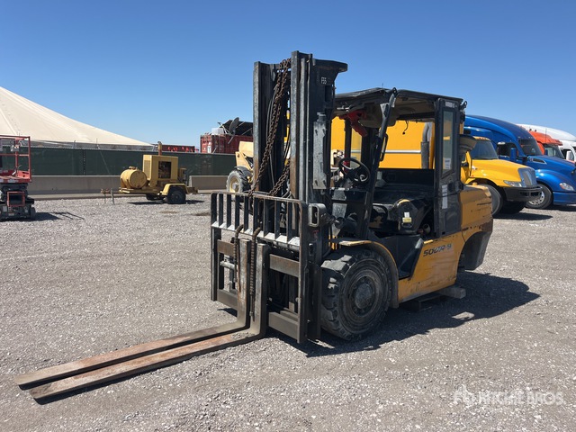 Hyundai Cushion Tire Forklift (Inoperable)