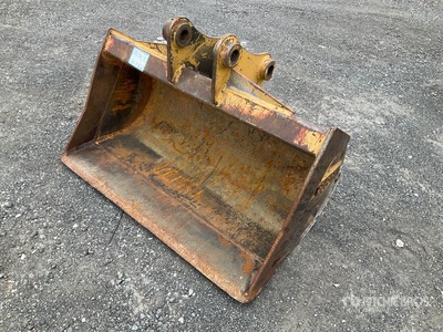 48 in Cleanup Excavator Bucket - Fits Cat 307B
