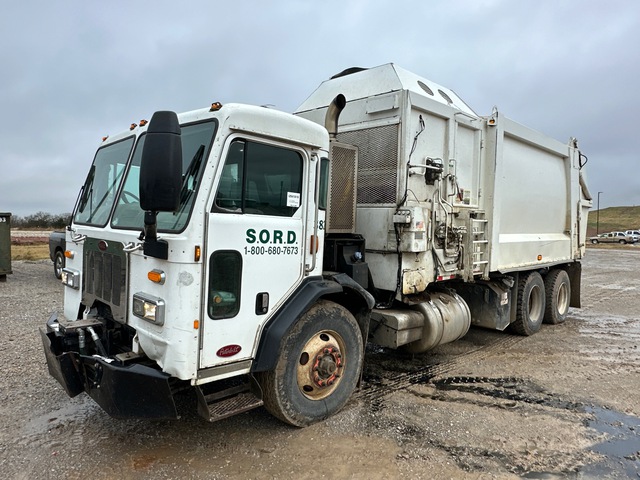 2016 Peterbilt 320 6x4 Side Loader Waste Collection Truck