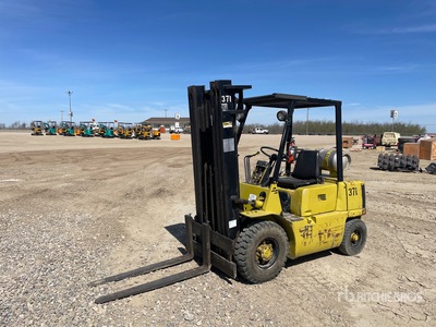 Mitsubishi FG25 3250 lb Pneumatic Tire Forklift