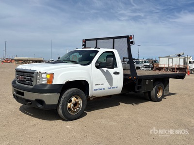 2013 GMC Sierra 3500HD 4x2 Flatbed Truck