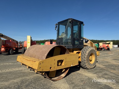 2010 Cat CS56 Smooth Drum Compactor