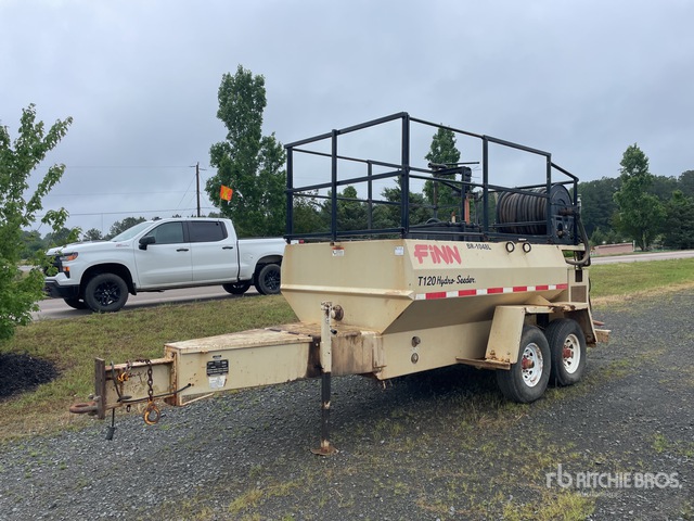2016 Finn T120T-40 1000 gal Hydroseeder