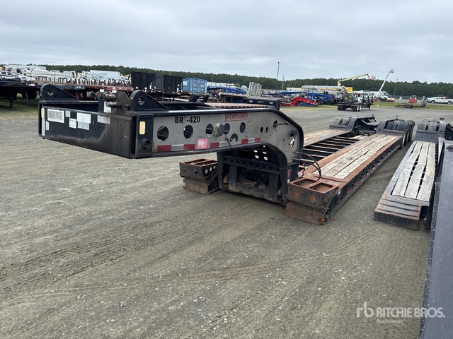 2016 Fontaine Tri/A Removable Gooseneck Lowboy Trailer