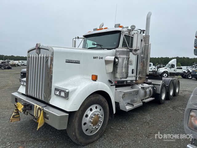 2012 Kenworth W900 8x4 Tri/A Day Cab Truck Tractor