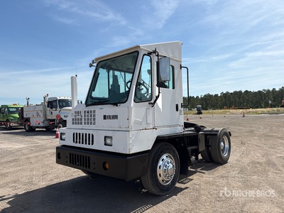 2013 Kalmar 4x2 نصف جرارلجر المعدات