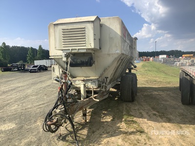 2020 Stoltz TV3W16HX T/A Soil Stabilization Spreader Trailer
