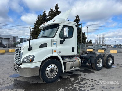2018 Freightliner Cascadia 113 6x4 T/A Day Cab Truck Tractor
