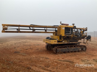 2014 GRT UTILICORP UTHPD29 Crawler Mounted Post Driver