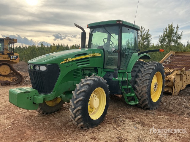 2004 John Deere 7820 4WD Tractor
