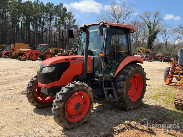 2016 Kubota M7060HD 4WD Utility Tractor