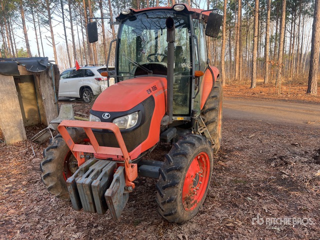 2015 Kubota M7060HD Utility Tractor