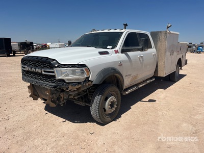 2019 Ram 5500 SLT 4x4 Crew Cab Camion de servicios
