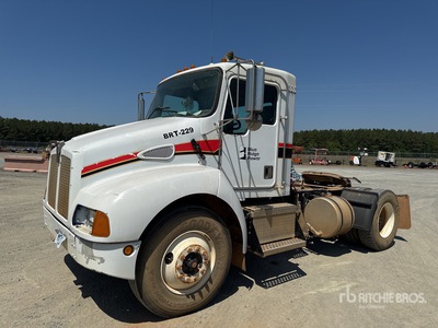 2002 Kenworth T300 Cabina per trattore stradale 2 assi