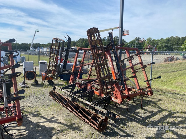 Unverferth Perfecta 18 ft 3-Point Cultivator