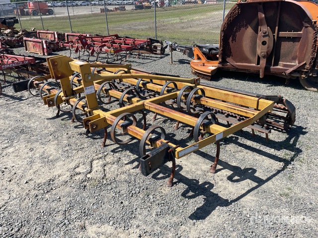 Unverferth Perfecta 10 ft 3-Point Cultivator