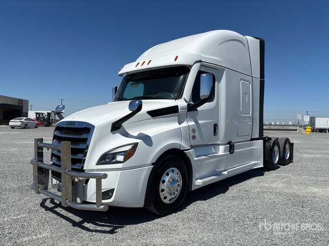 2025 Freightliner Cascadia 126 6x4 T/A Sleeper Truck Tractor