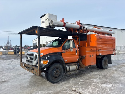 Altec LR756 56 ft on 2012 Ford F-750 XL 4x2 Forestry Chipper Body Podnośnik Koszowy