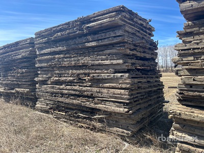Quantity of (25) Access Esteras