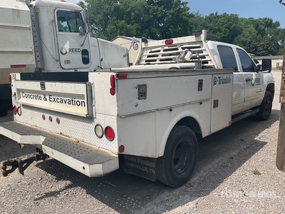 2007 GMC Sierra 3500HD 4x4 Crew Cab Utility Truck