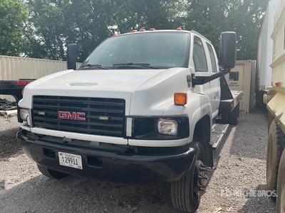 2008 GMC C5500 4x4 Crew Cab Flatbed Truck
