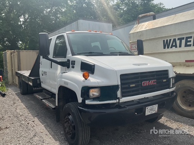 2008 GMC C5500 4x4 Crew Cab Flatbed Truck