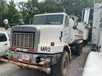 1998 Oshkosh FF-115 5000 gal 6x4 T/A Water Truck