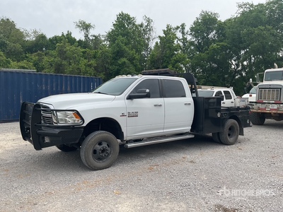2013 Ram 3500HD 4x4 Crew Cab Flatbed Truck