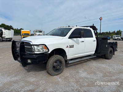 2013 Ram 3500HD 4x4 Crew Cab Flatbed Truck