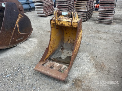 24 in Q/C Digging Bucket