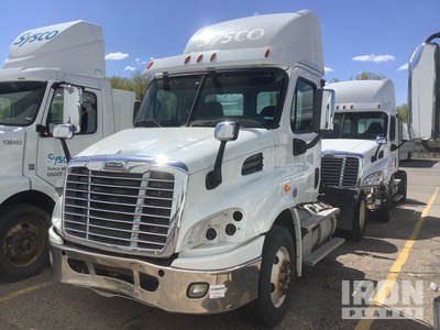 2014 Freightliner Cascadia 4x2 S/A Day Cab Truck Tractor