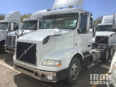 2015 Volvo VN 6x4 T/A Day Cab Truck Tractor