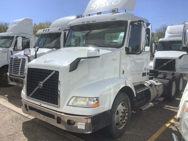 2015 Volvo VNM 6x4 T/A Day Cab Truck Tractor